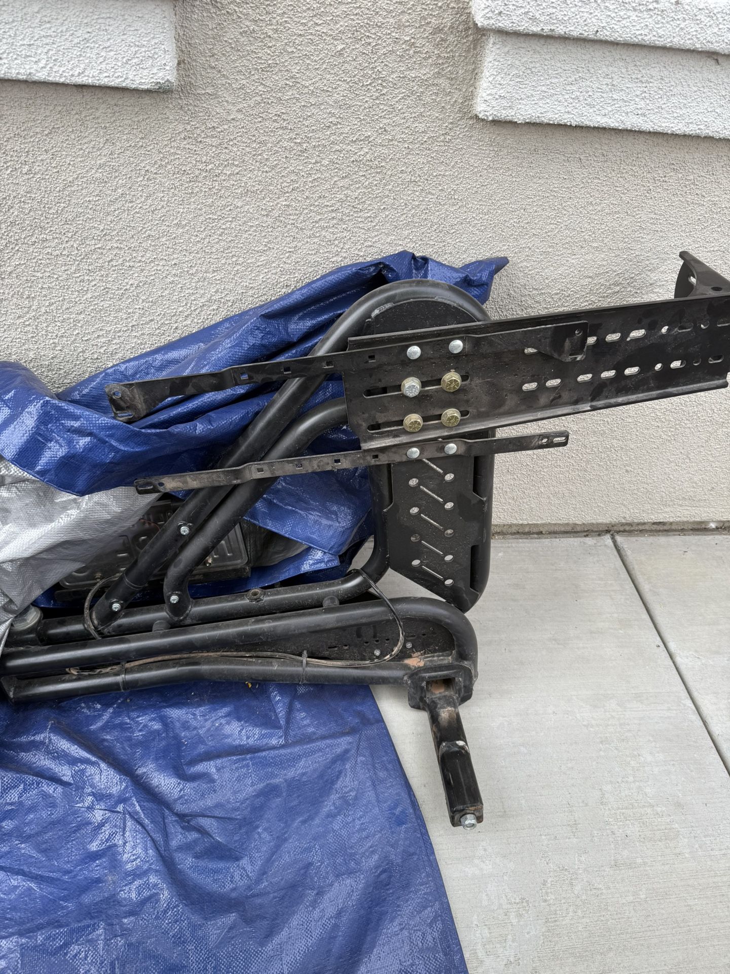 Dirtcom Trailswing Hitch Tire Carrier