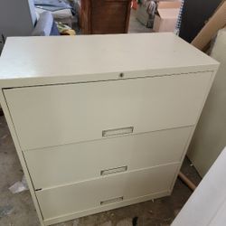 Metal Filing Cabnets 