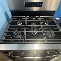 New Whirlpool Gas Stove/Oven