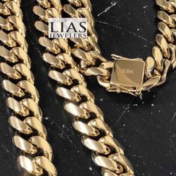 New 18k Yellow Gold Cuban Link Chain And Bracelet 