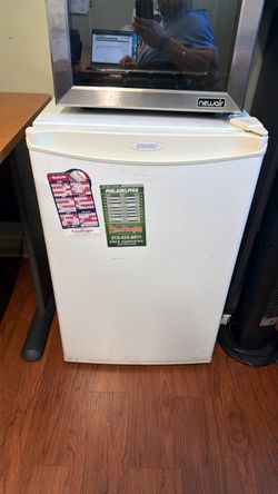 Mini fridge