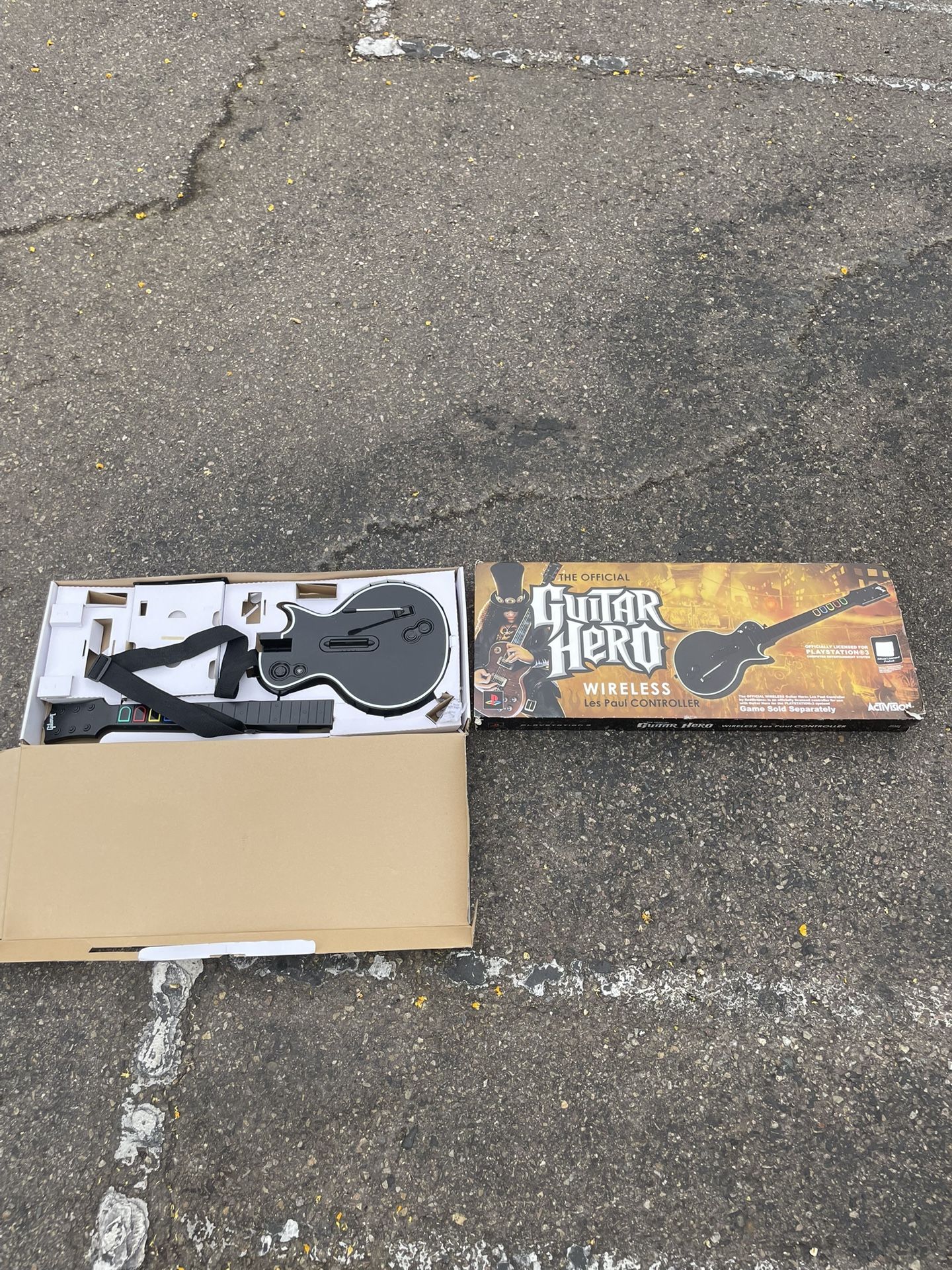 Guitar Hero Les Paul Gibson Wireless PS3 With Strap & Original Box