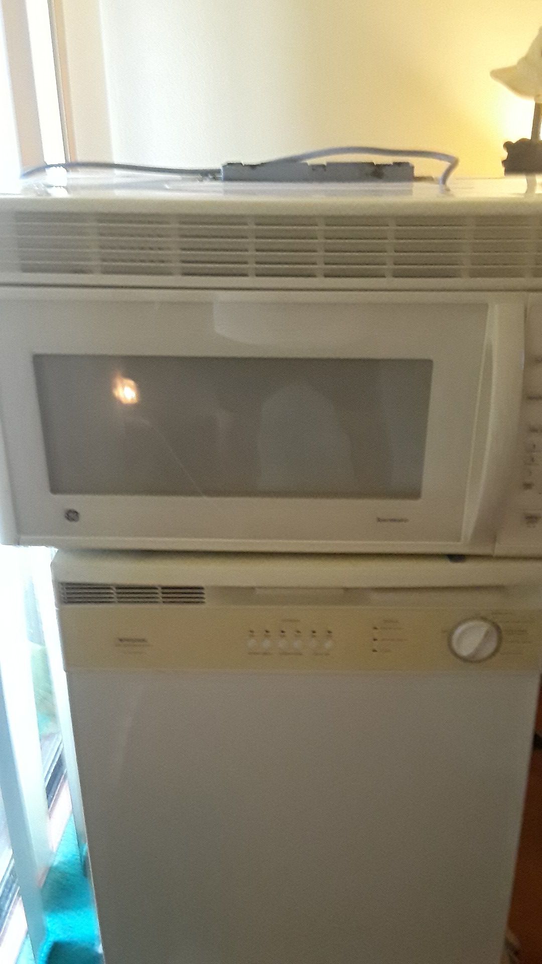 GE SPACE SAVER 1.6 ABOVE OVEN MICROWAVE!