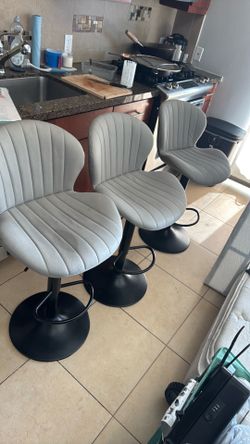 3 adjustable bar stools