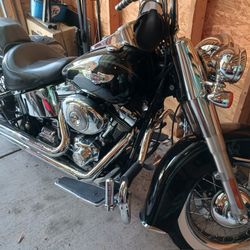 2006 soft tail  deluxe  Harley-Davidson Motorcycle – For Sale