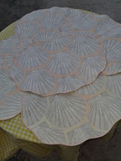 5 table cloth mats