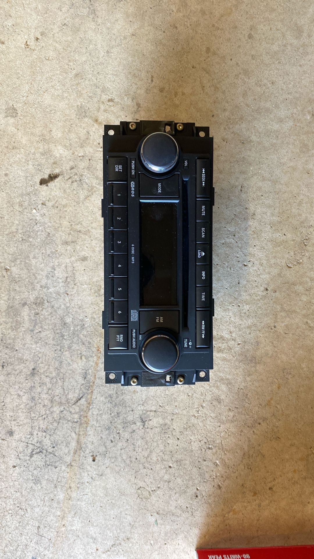 2005 Jeep Grand Cherokee OEM radio 