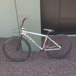 Throne Goon Chad White29er