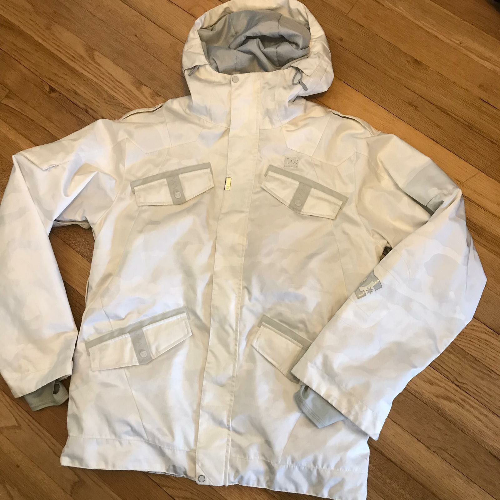 L* DC snowboarding jacket