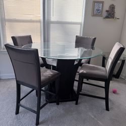 Kitchen Table And Sofa