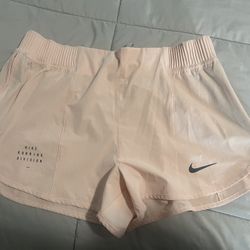 Women’s Athletic Clothing