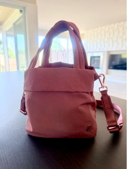 Lululemon on my level small tote bag 5L