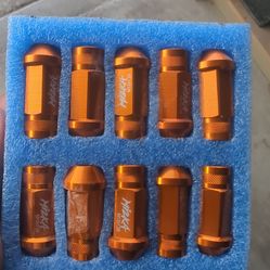 Lug nuts for Infiniti  12x 1.25
