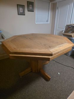 Poker table