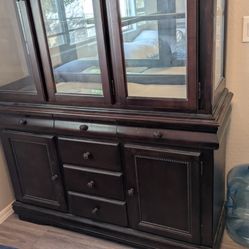 Lighted Hutch 