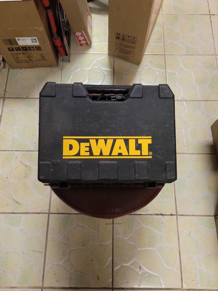 DeWalt 18V Cordless Drill Kit 220V