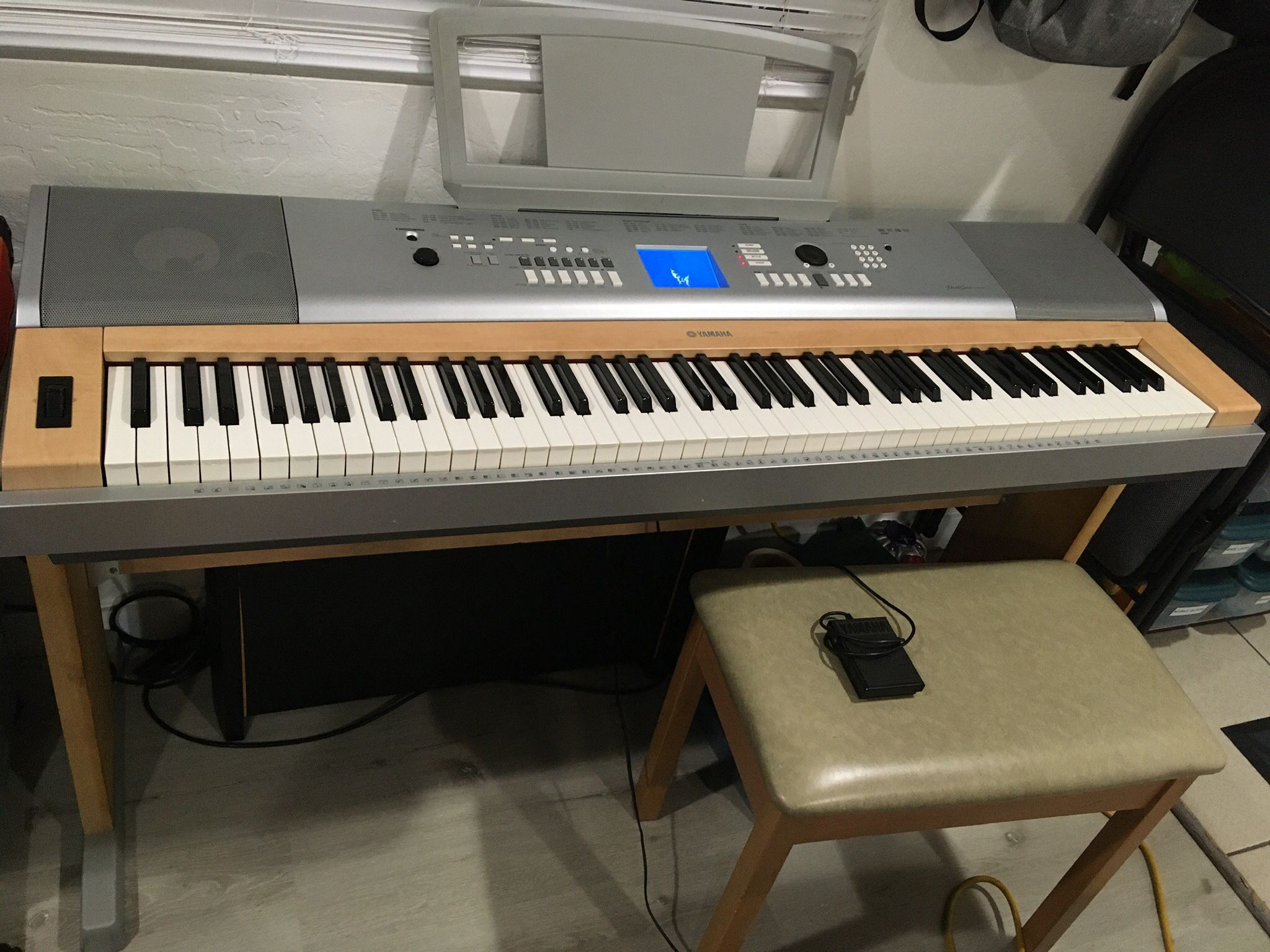 YAMAHA PORTABLE GRAND PIANO