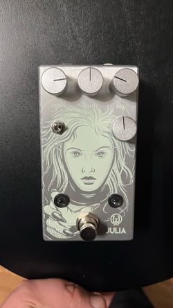 Walrus Audio Julia V2 limited edition Platinum