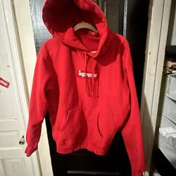 Men’s Supreme Hoddie size Small 