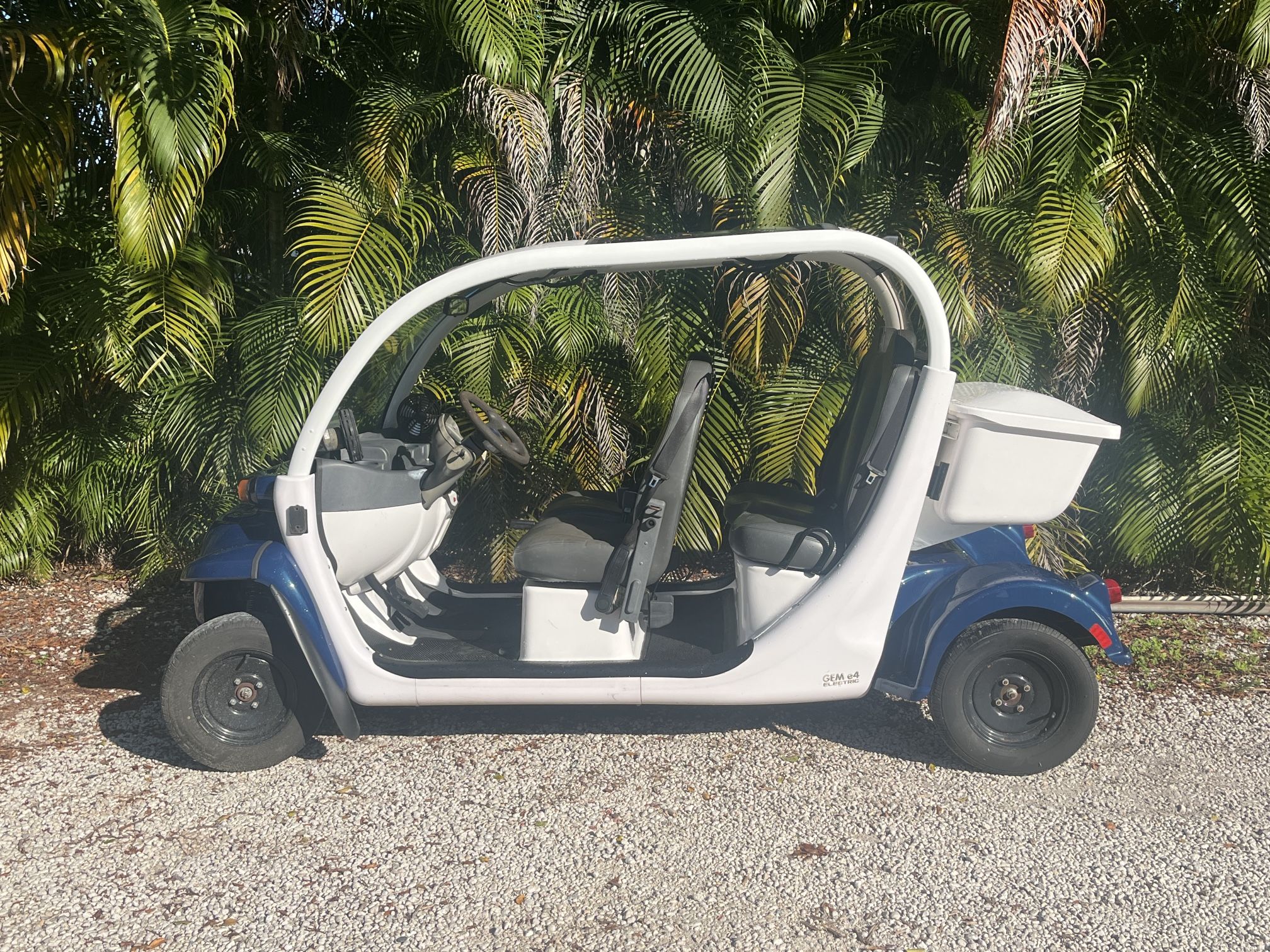2013 Polaris GEM Car E4 Street Legal Golf Cart ATV UTV