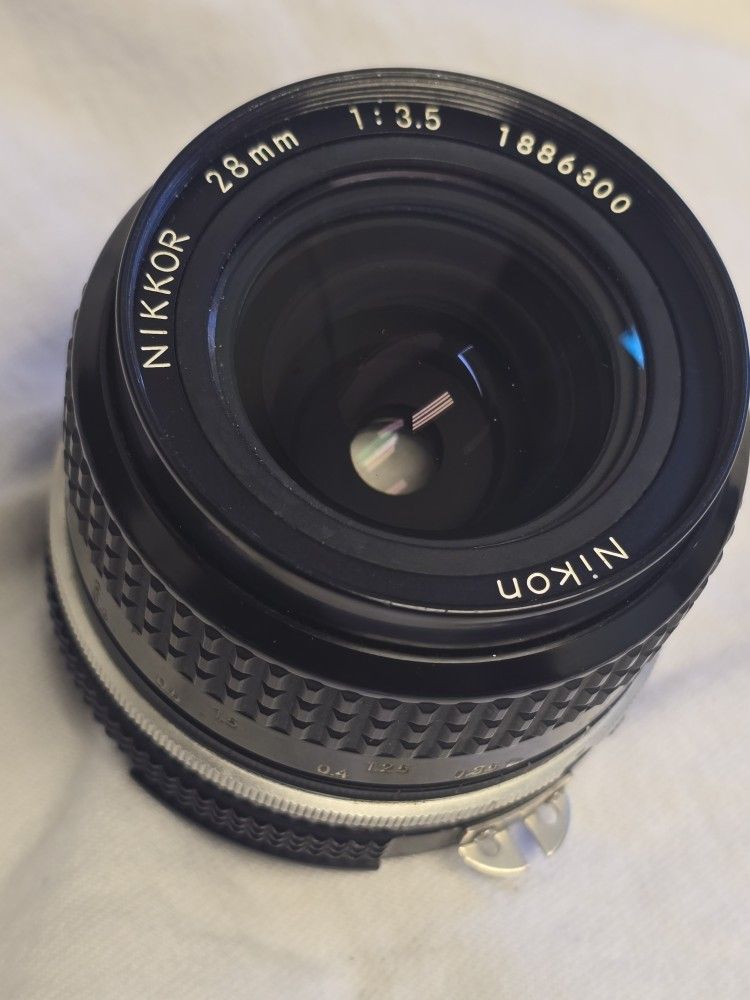 Nikon 28mm Ai