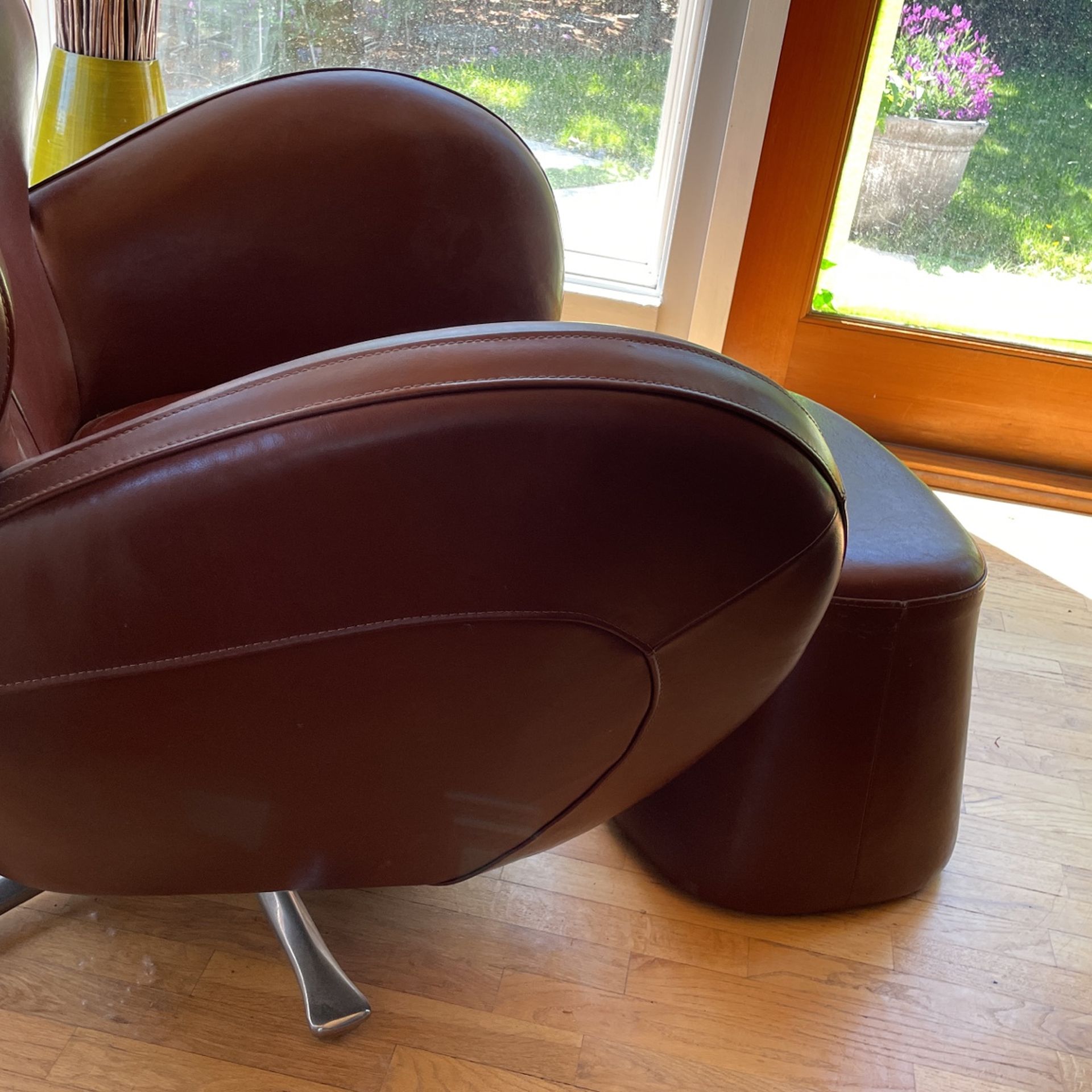 Kasala “Kirk” Chair for Sale in Bellevue, WA OfferUp