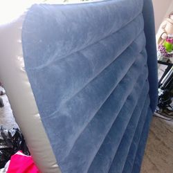 5" H. Queen Air Bed Pickup Only Cash 
