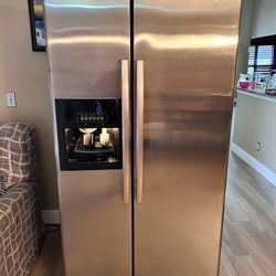 Refrigerator 