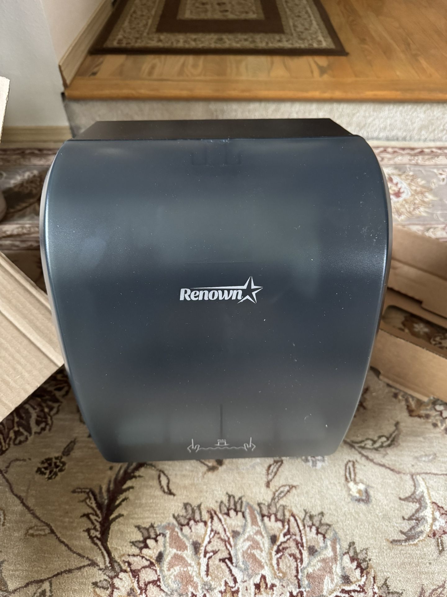 Renown Towel Dispenser Lever Roll - Paper Towel Holder - Wall Mount - Plastic