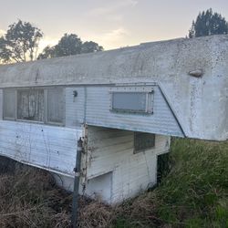 Chinook Full Size Retro Camper Fixer Upper 
