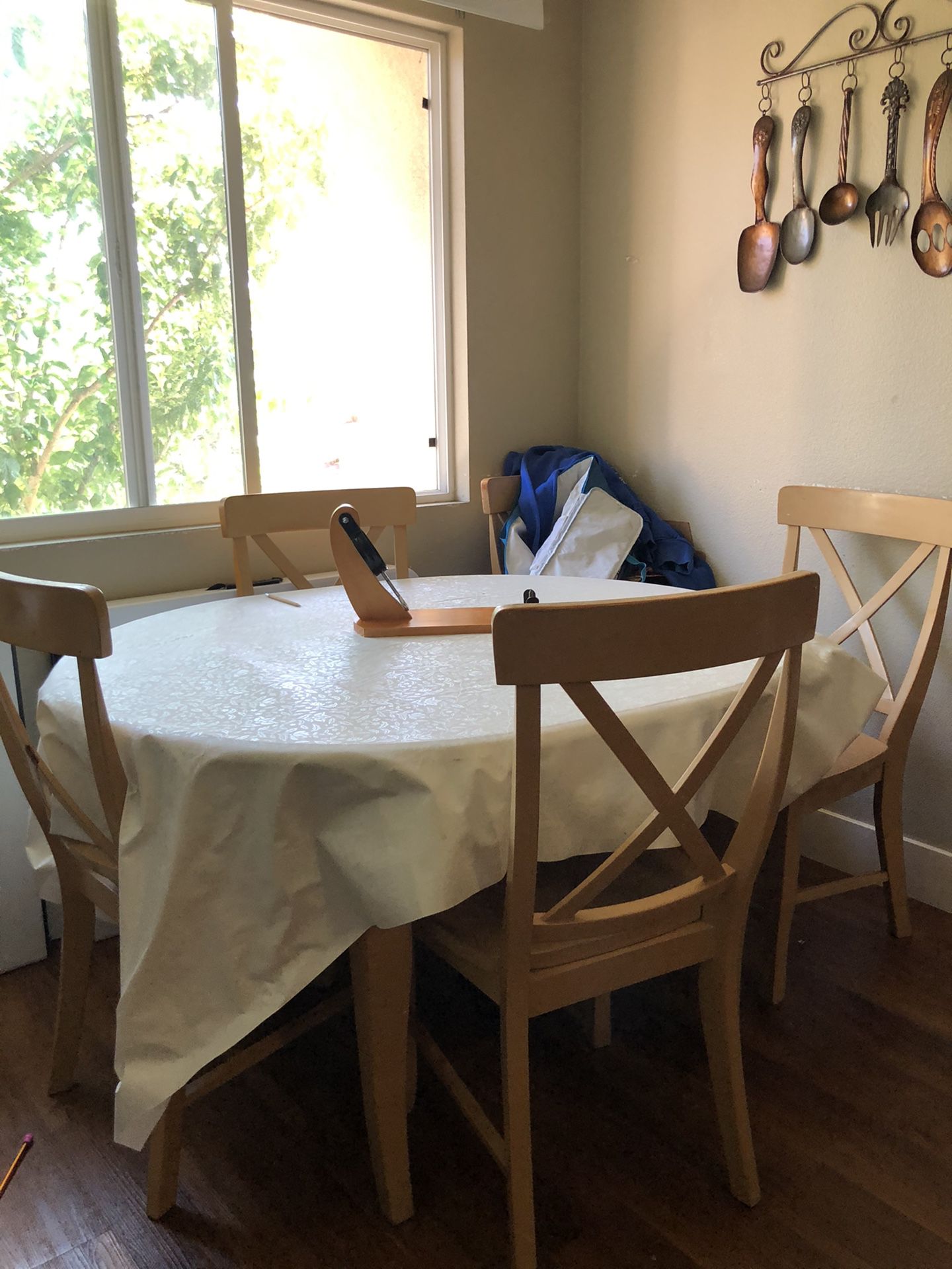 Dining table set (5 +1)