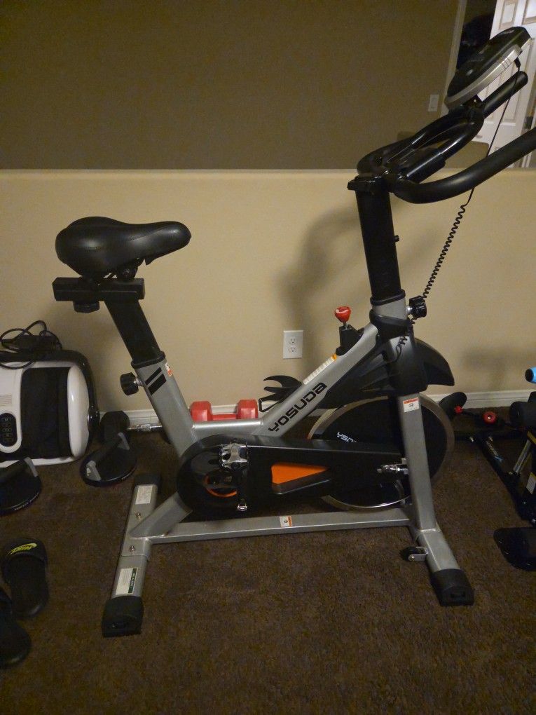 Stationary exercise bike Like New No Wear