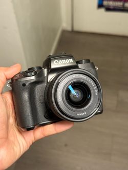 Canon EosM5