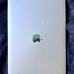 MacBook Pro 13inch, 2018 With Touchbar + Integrated Touch ID Sensor, 256gb In Silver