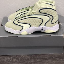 Women’s Air Jordan OG Lime Ice Size 11.5 With The Original Box