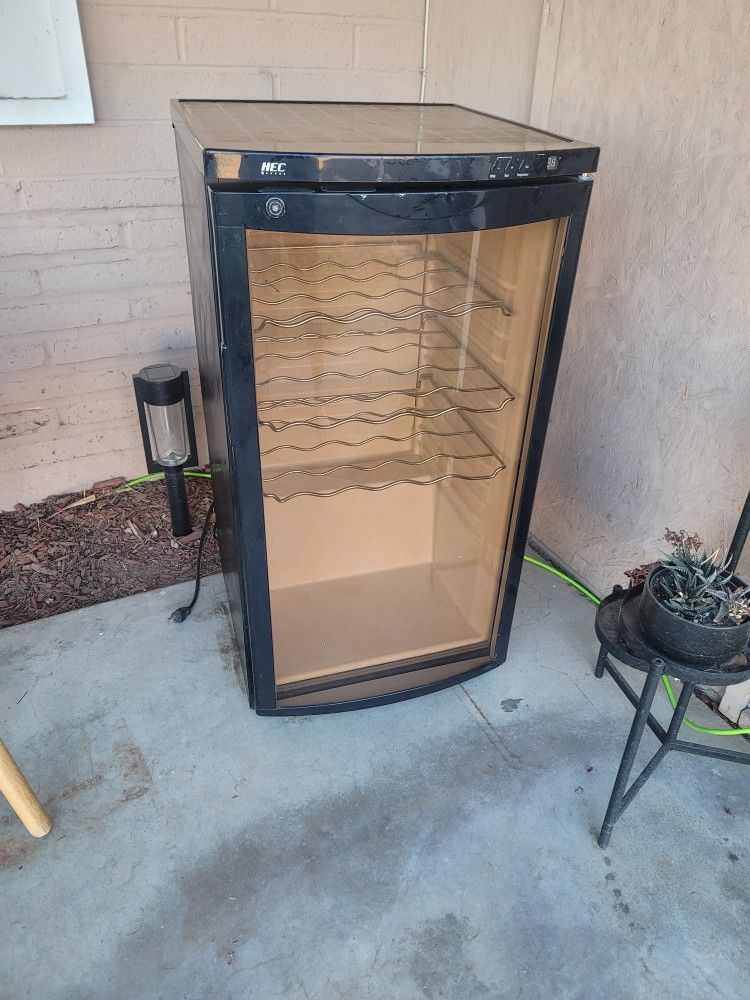 Wine Cooler 30 Bottle HEC SWX30N