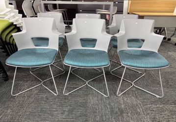 Steelcase Guest Chairs / Modern Office Chairs