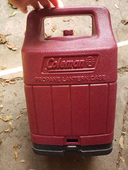 Coleman propane lantern with case
