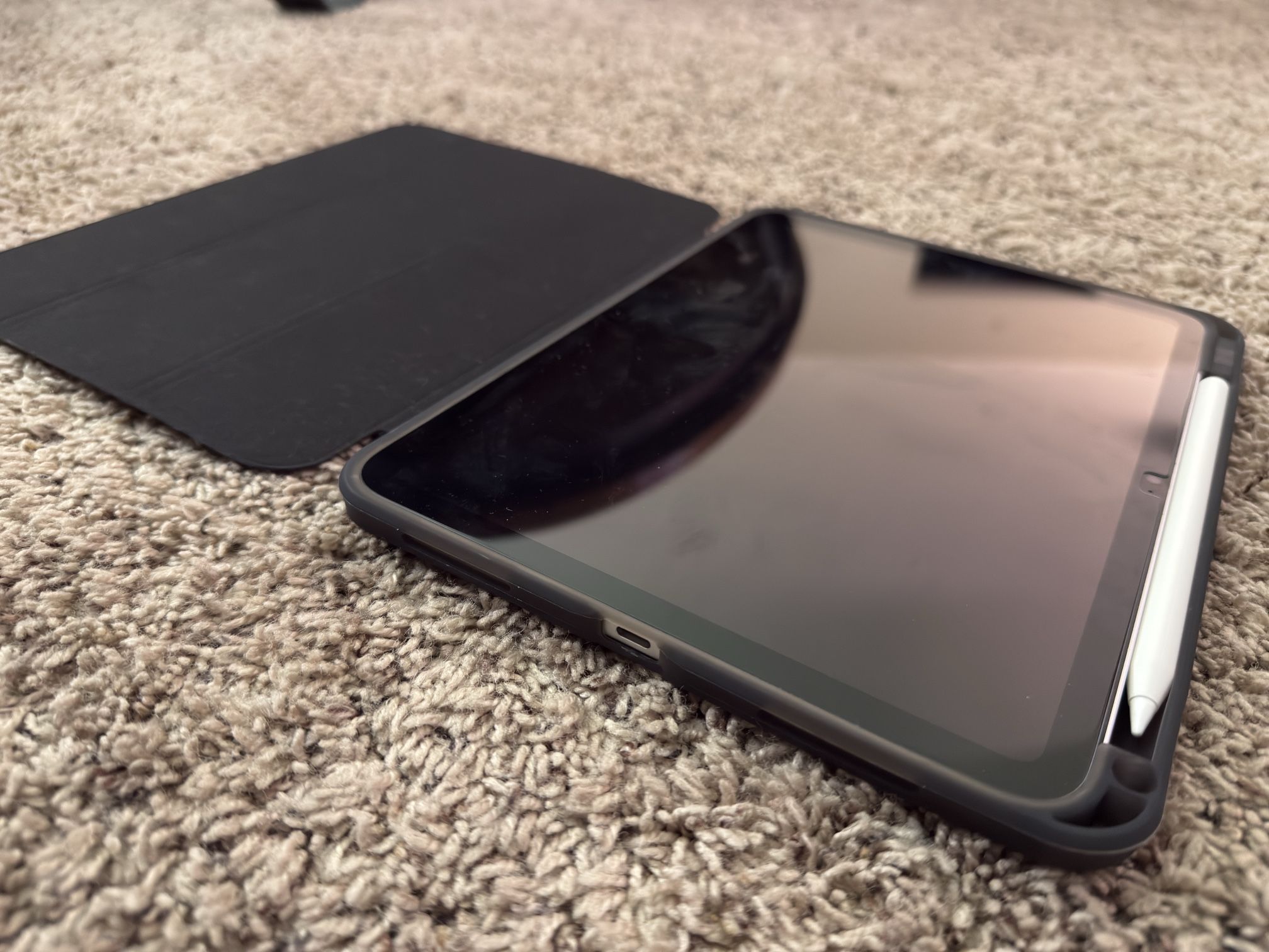 iPad 10th Gen (64GB, Case, Holder, Pen, Screen Prot.)