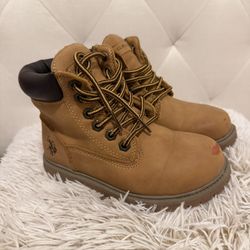 Boys Boots Size 1 Good Condición 