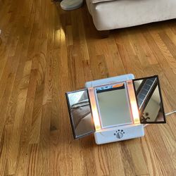 Tri-fold Two-sided Lighted Makeup Mirror W/Magnification 
