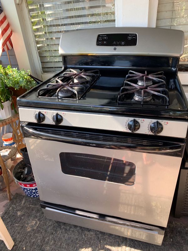 Stove silver black GE appliances for Sale in Los Angeles, CA OfferUp