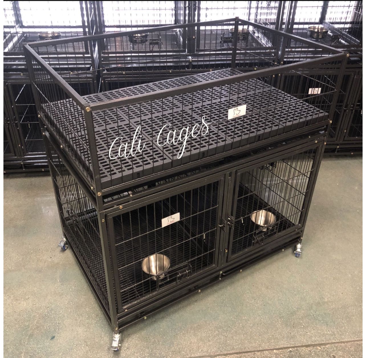 Dog Pet Cage Kennel Size 43 With Divider Bowls And Whelp Top New