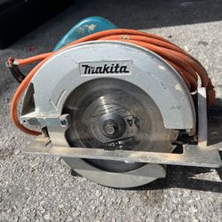 Makita heavy duty circular saw