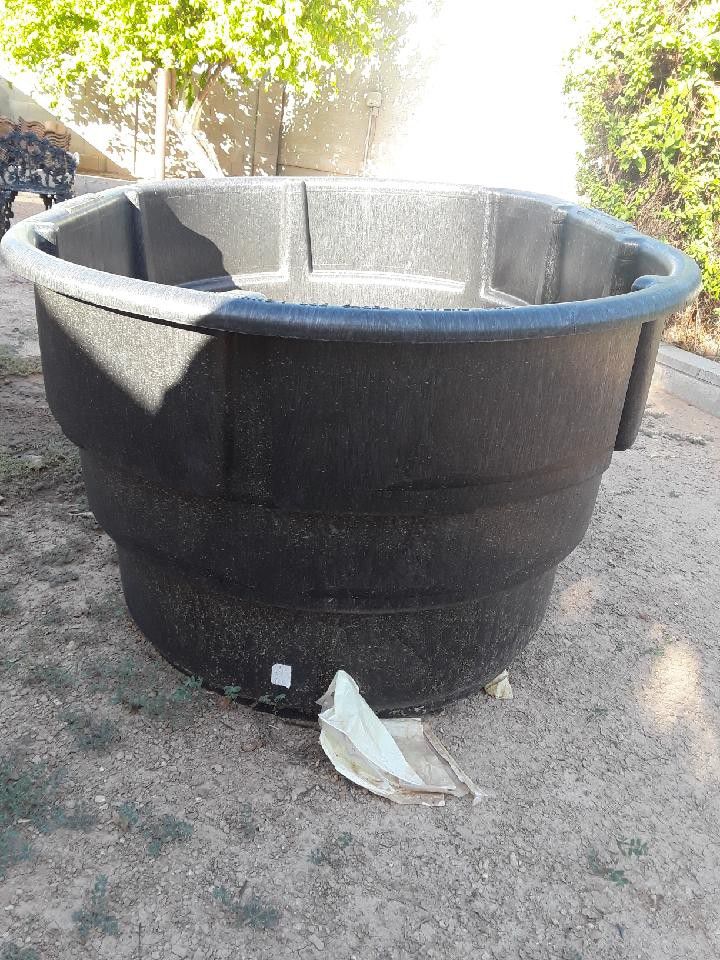 Rubbermaid 150 gallon stock tank -fish pond for Sale in Phoenix, AZ -  OfferUp