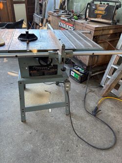 Contractor Delta table saw