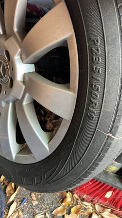 2010 Mercedes Benz glk350 stock 19’s