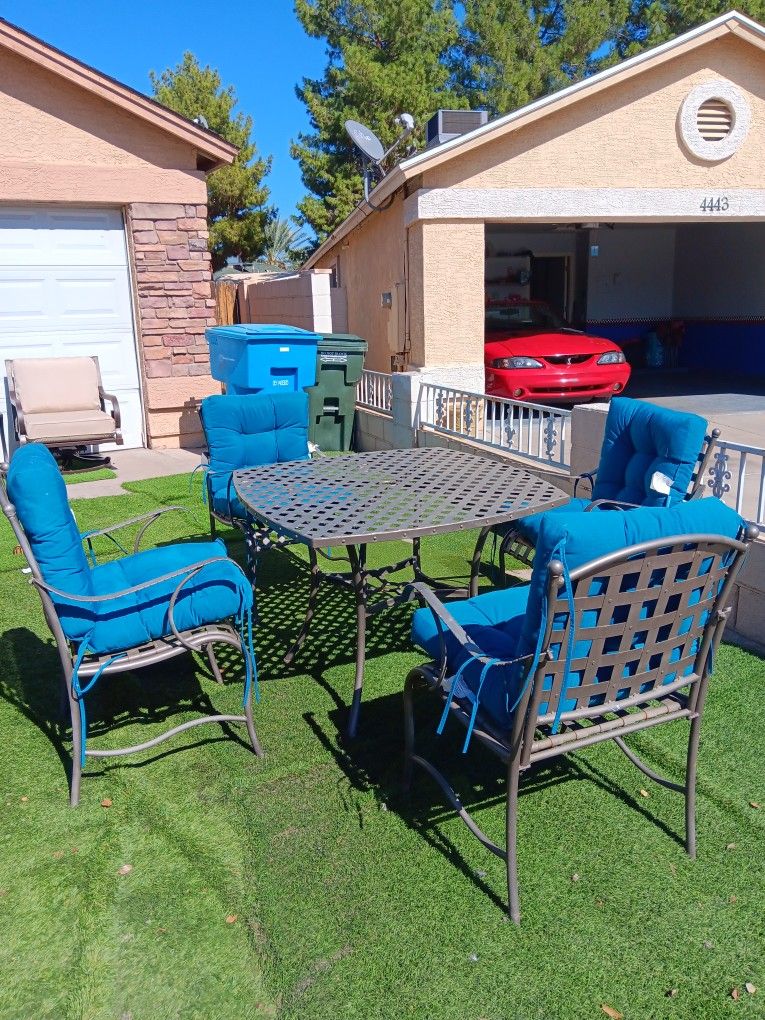Patio Furniture Good Condition