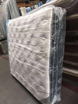 New Royal Touch Memory Foam Pillowtop Queen Size 