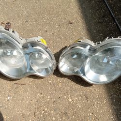 07 Headlights C 280 Clips Are Broke $100